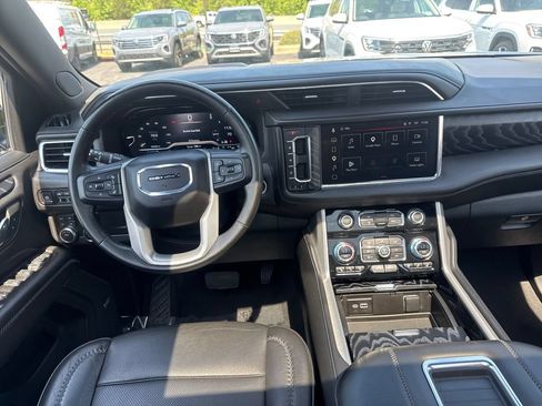 Used 2023 GMC Yukon Denali w/ LPO, Floor Liner Package AWD/4WD image 18