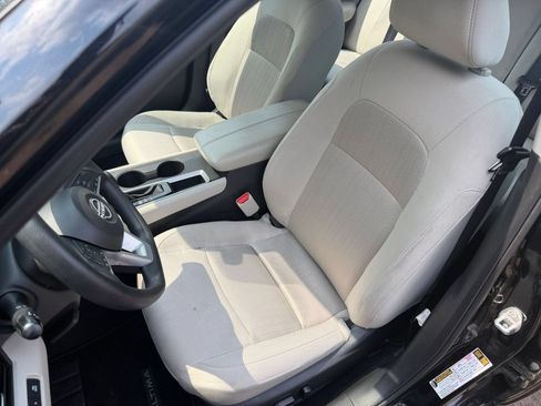Used 2025 Nissan Altima 2.5 SV FWD image 36