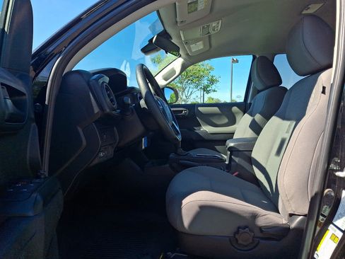 Certified 2023 Toyota Tacoma SR AWD/4WD image 18