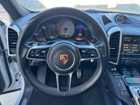 Used 2015 Porsche Cayenne S image 14