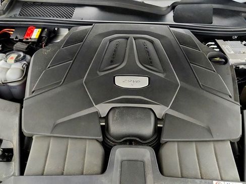 Used 2019 Porsche Cayenne S w/ Premium Plus Package AWD/4WD image 27