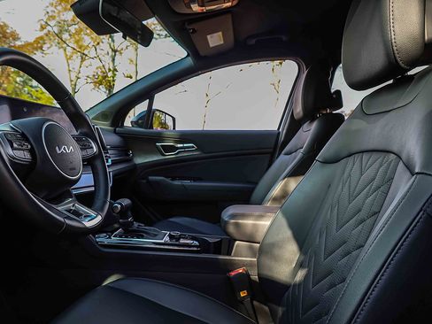 Certified 2025 Kia Sportage X-Line image 8