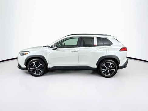 Certified 2025 Toyota Corolla Cross XSE image 14