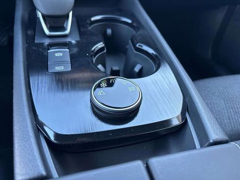 Used 2026 Nissan Rogue SV image 23