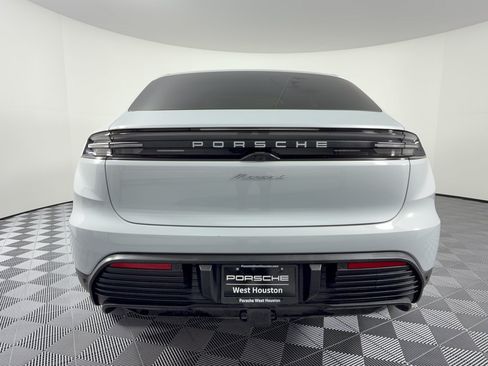 Certified 2024 Porsche Macan 4 Electric AWD/4WD image 11