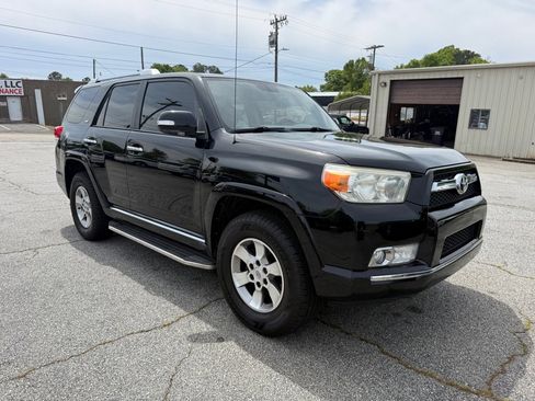 Used 2011 Toyota 4Runner SR5 image 3