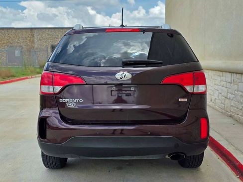 Used 2014 Kia Sorento LX FWD image 4
