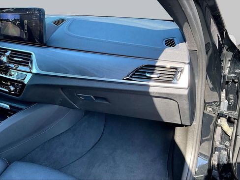 Used 2022 BMW 530i w/ Executive Package RWD image 18