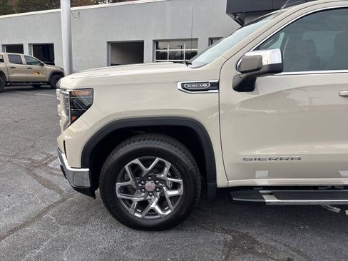 New 2026 GMC Sierra 1500 SLE image 7