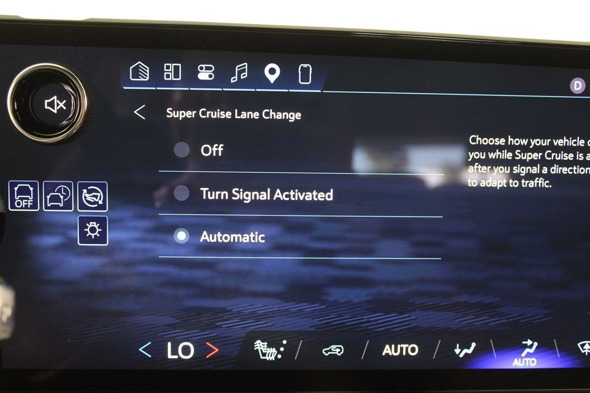 Used 2024 Chevrolet Equinox EV RS FWD image 15