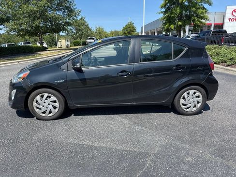 Used 2015 Toyota Prius C One FWD image 3