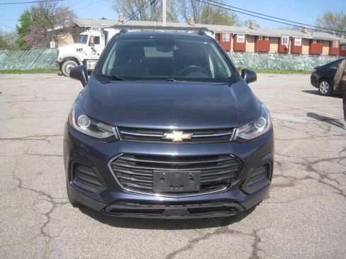 Used 2018 Chevrolet Trax LT w/ LT Convenience Package AWD/4WD image 2