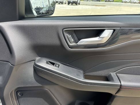 Used 2025 Ford Escape ST-Line FWD image 14