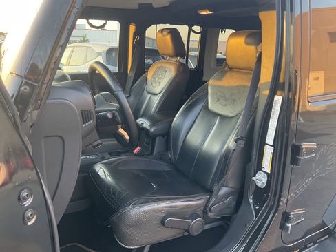 Used 2014 Jeep Wrangler Unlimited Sahara image 11