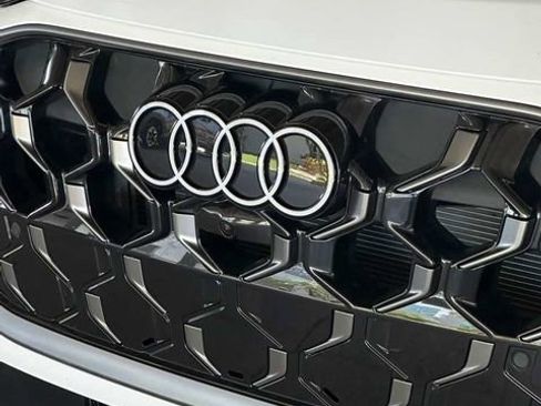 Used 2025 Audi Q5 Premium Plus AWD/4WD image 3