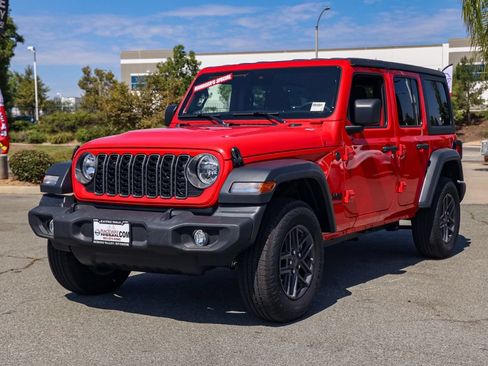 Used 2025 Jeep Wrangler Unlimited Sport AWD/4WD image 8