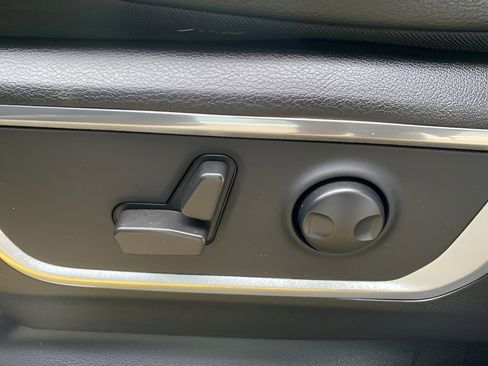 Used 2022 RAM 1500 Laramie image 9