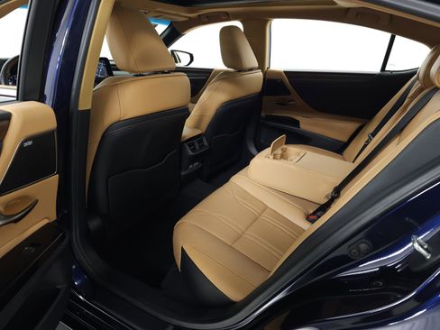 Used 2025 Lexus ES 350 w/ Luxury Package image 36