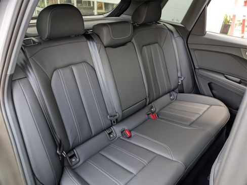 Used 2023 Audi Q4 e-tron Prestige image 29