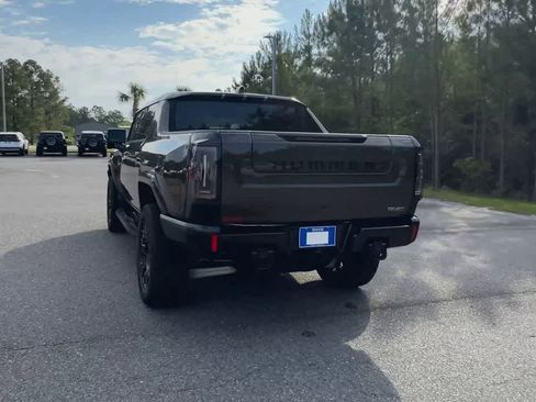 New 2025 GMC Hummer EV 3X w/ LPO, Dark Essentials Package image 7
