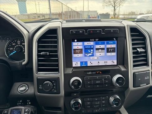 Used 2018 Ford F150 Lariat w/ Equipment Group 502A Luxury AWD/4WD image 10