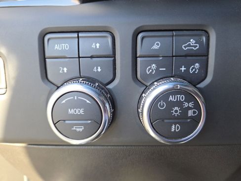 Used 2024 GMC Sierra 3500 AT4 w/ AT4 Premium Plus Package image 6