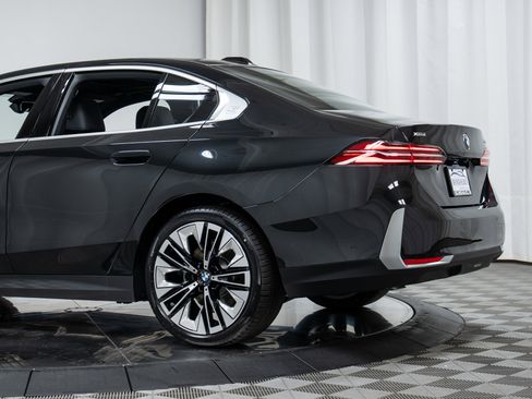 New 2026 BMW 530i xDrive w/ Premium Package image 29