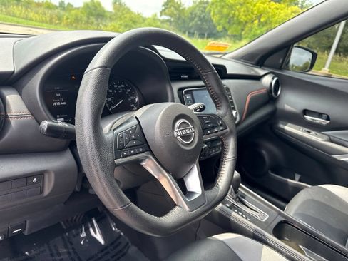 Used 2022 Nissan Kicks SR w/ Premium Package FWD image 19