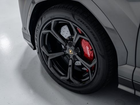 Used 2021 Lamborghini Urus image 34