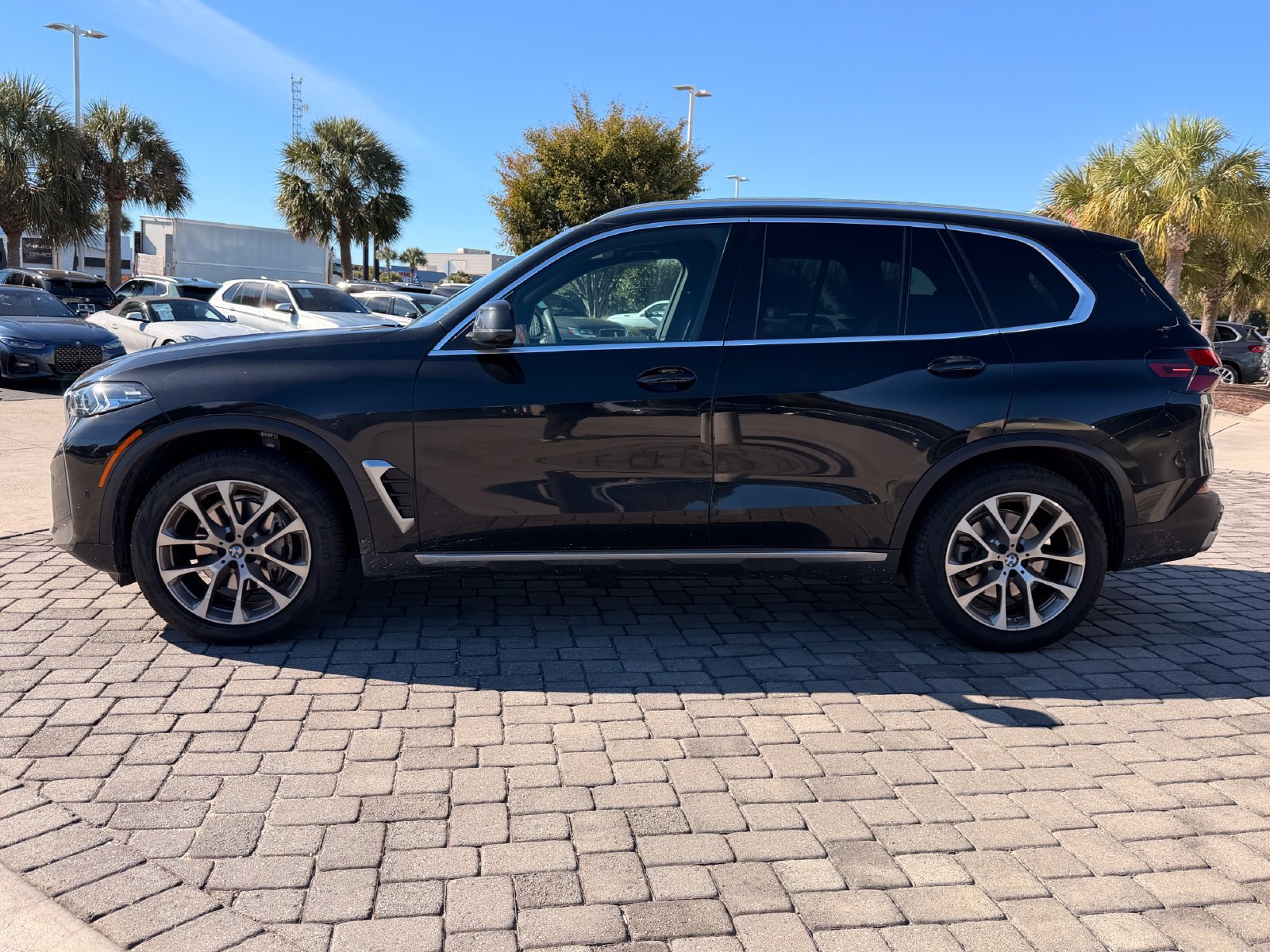 Used 2025 BMW X5 xDrive40i w/ Premium Package AWD/4WD image 12