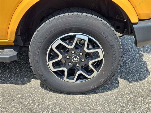 Used 2022 Ford Bronco Outer Banks AWD/4WD image 3
