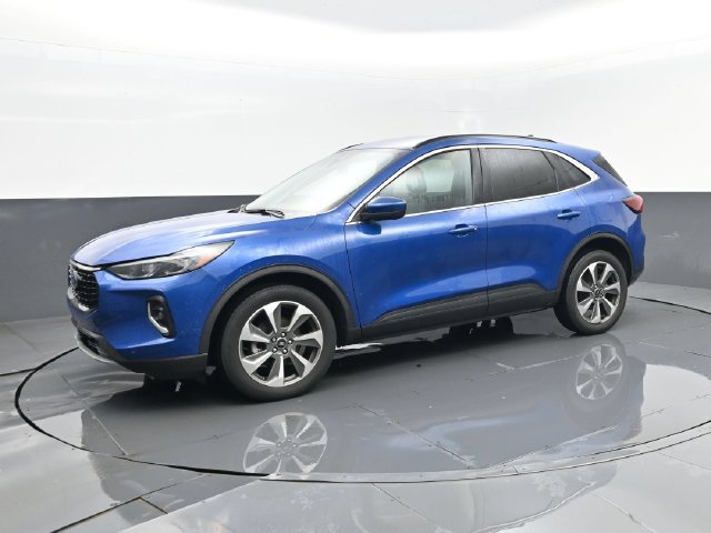 Used 2023 Ford Escape Platinum AWD/4WD image 1