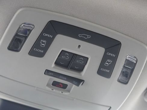Used 2024 Toyota Sienna Limited AWD/4WD image 43