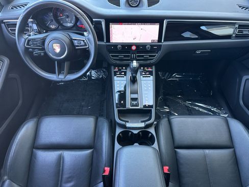 Used 2023 Porsche Macan AWD/4WD image 6