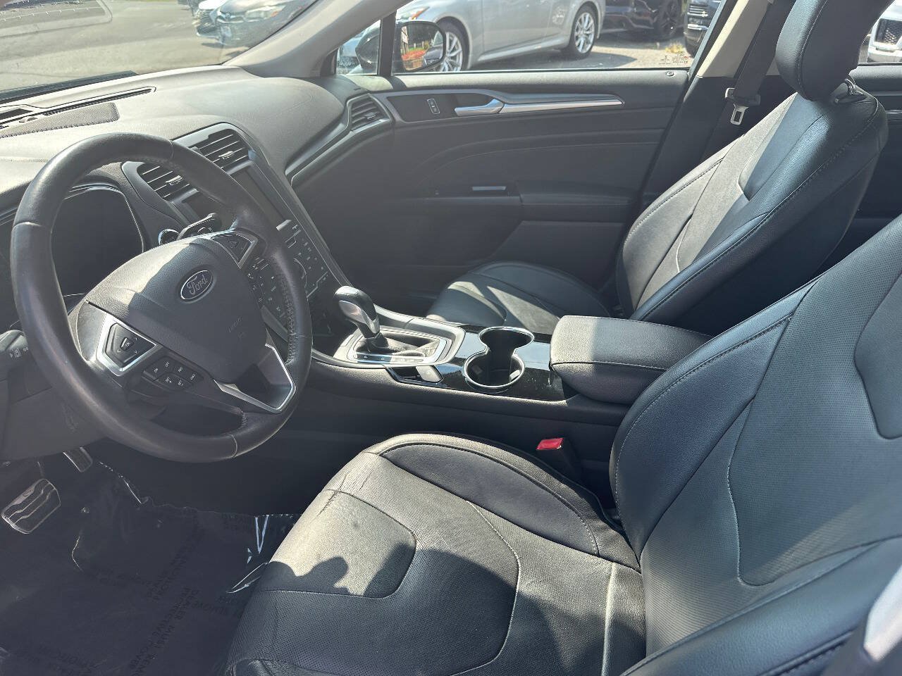 Used 2014 Ford Fusion Titanium FWD image 4