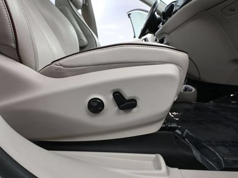 Used 2020 Chrysler Pacifica Limited FWD image 50