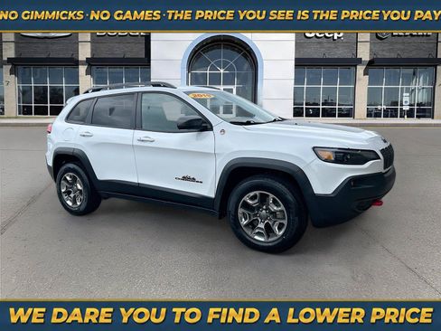 Used 2019 Jeep Cherokee Trailhawk w/ Cold Weather Group AWD/4WD image 1