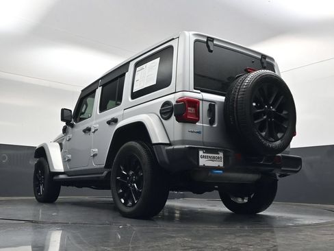 Used 2022 Jeep Wrangler Unlimited Sahara AWD/4WD image 37