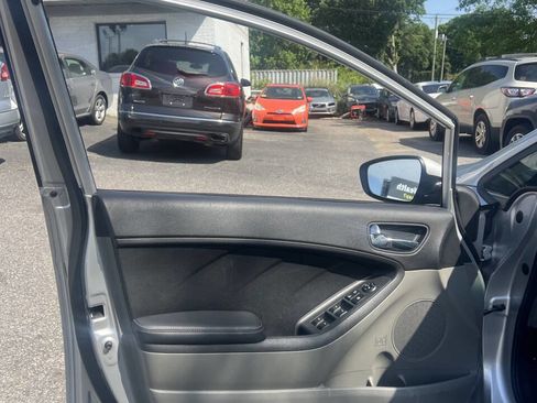 Used 2014 Kia Forte LX w/ Popular Package image 9