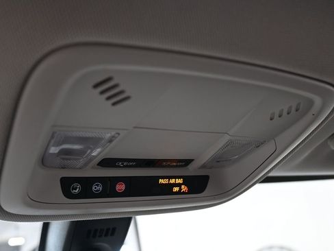 Used 2021 Chevrolet Traverse LS image 23