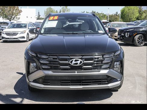 Certified 2025 Hyundai Tucson SEL FWD image 2