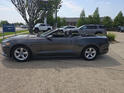 Used 2015 Ford Mustang Convertible RWD image 9