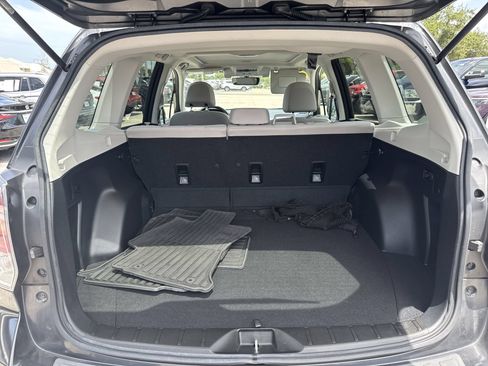 Used 2017 Subaru Forester 2.5i Premium AWD/4WD image 12
