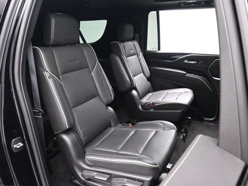 Used 2024 Cadillac Escalade ESV Sport AWD/4WD image 19