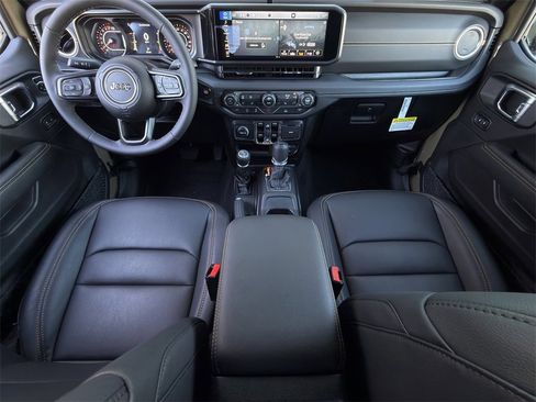 New 2025 Jeep Gladiator Sport image 9