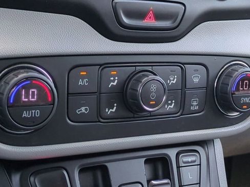 Used 2018 GMC Terrain SLT image 35