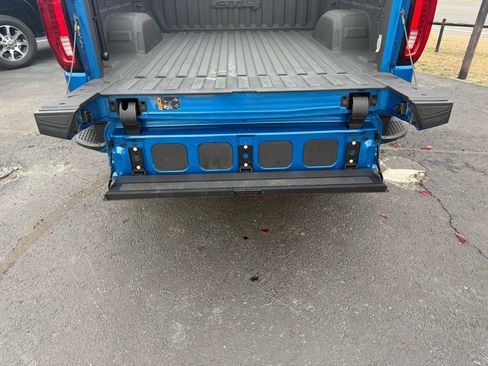 Used 2023 GMC Sierra 1500 AT4 w/ Technology Package image 17