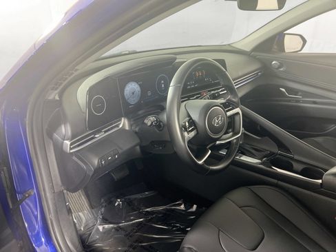 Used 2023 Hyundai Elantra Limited image 9