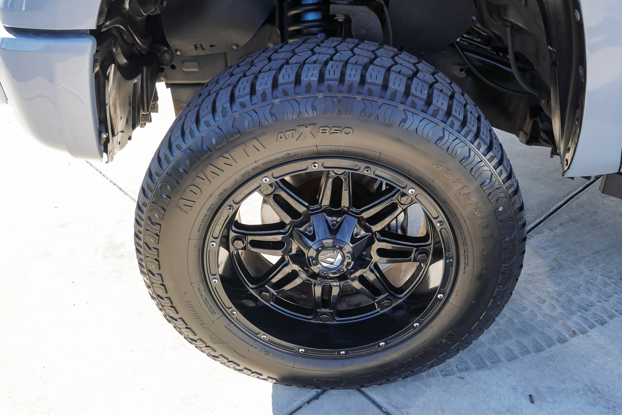 Used 2018 Toyota Tundra SR5 AWD/4WD image 12