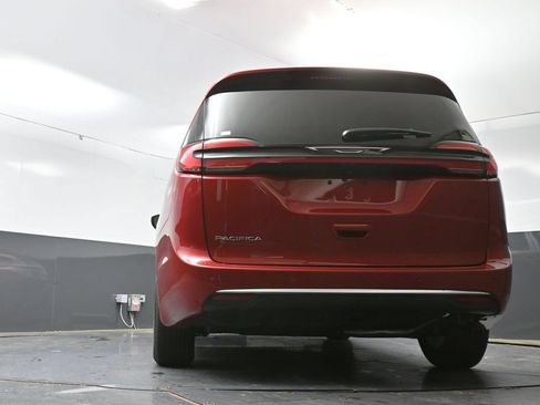 New 2027 Chrysler Pacifica Select FWD image 41